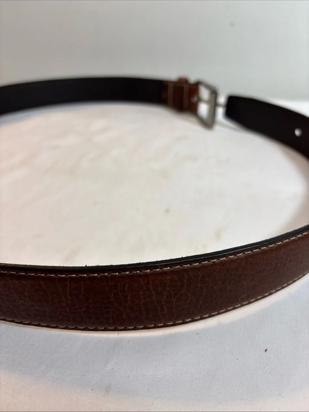 Columbia Men's Brown Leather Belt - Classic Casual Style. 1136
